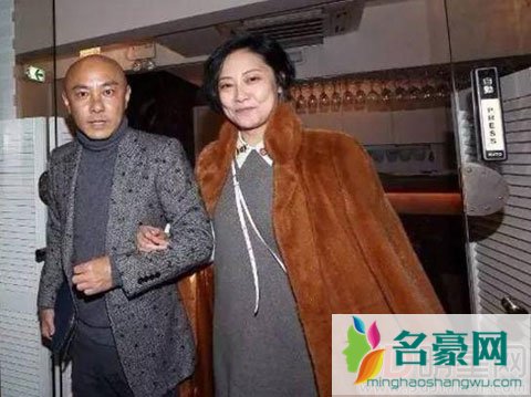 张卫健与妻子鹣鲽情深 二十年无子情感依旧好