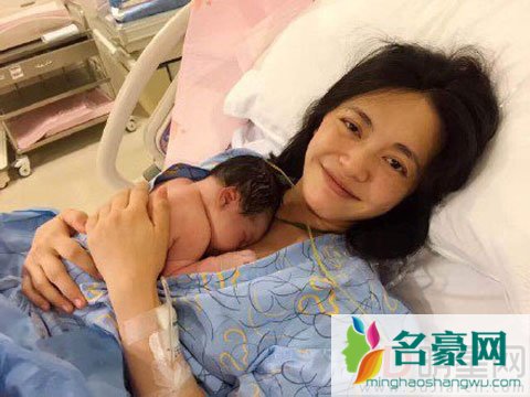 姚晨挺着大肚子健身 终于如愿收获女儿