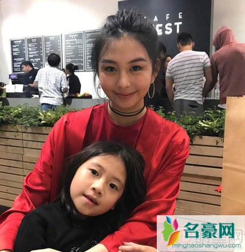 邱淑贞15岁女儿近照太美 邱淑贞一共几个孩子