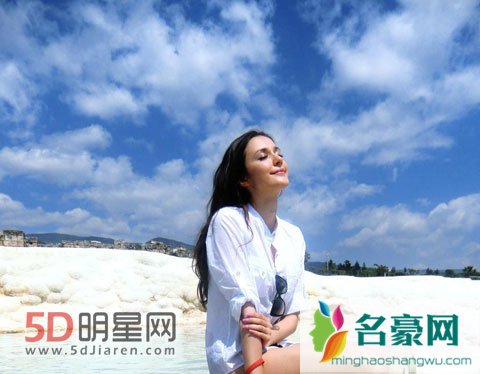 周杰伦《迷迭香》MV女主角瑞莎成中国媳妇 产女后身材恢复完美