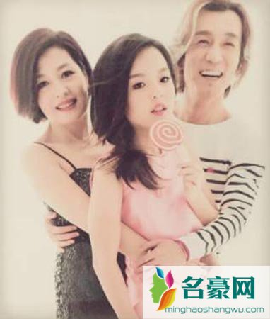 李咏哈文与女儿法图麦·李照片