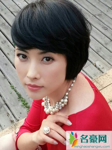 杨明娜什么时候结的婚 杨明娜和李进荣结婚照