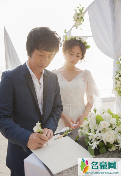 郑钧刘芸结婚照婚礼现场 刘芸郑钧唯美朋克婚纱照