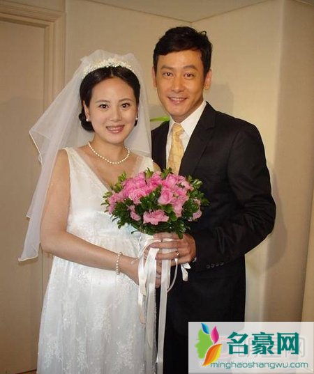 王艺璇邱心志接吻 邱心志王艺璇婚纱照