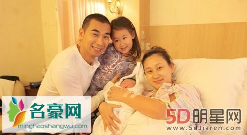 赵文卓老婆张丹露资料及综艺 赵文卓张丹露婚纱照