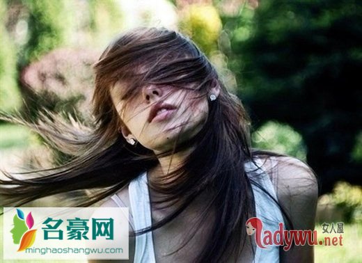 闭眼聆听的图片_有时候我们真的需要静一静_feizl.com