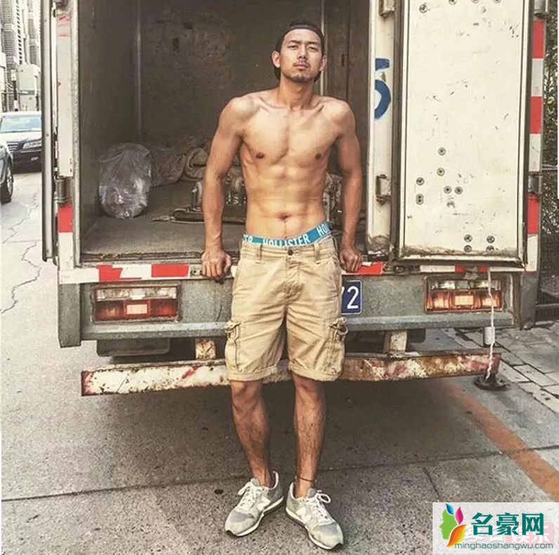 李现是gay同性恋吗 李现12cm是什么梗?