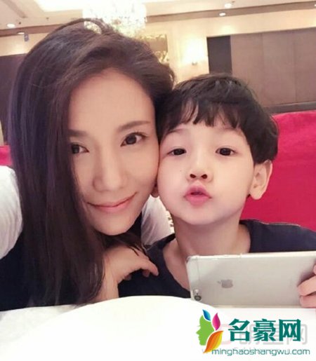 杨烁个人资料身高 杨烁现实中的老婆是谁