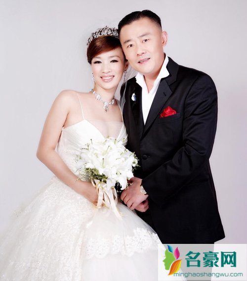 周立波老婆胡洁资产身价 周立波老婆胡洁胸大