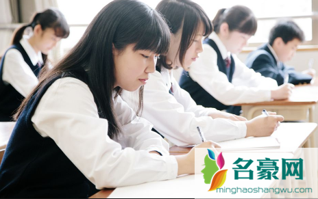 2022小学六年级升初中什么时候报名1