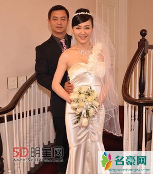 李大双妻子老婆李琳资料照片 李琳比李大双大几岁