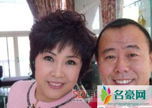 潘长江老婆杨云个人资料及照片 潘长江豪宅曝光