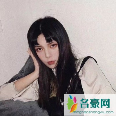 老公出轨初恋是因为爱吗