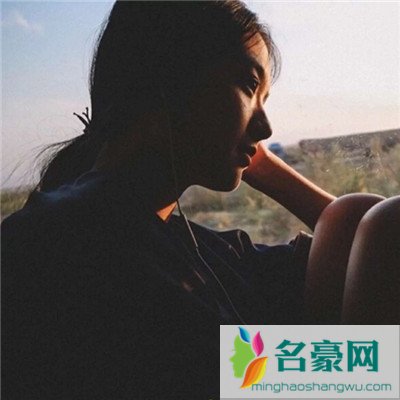 老公的朋友开玩笑说老公外面有女人