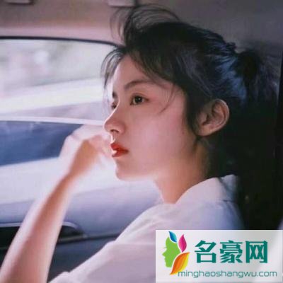 女友翻我手机看到了前女友相片